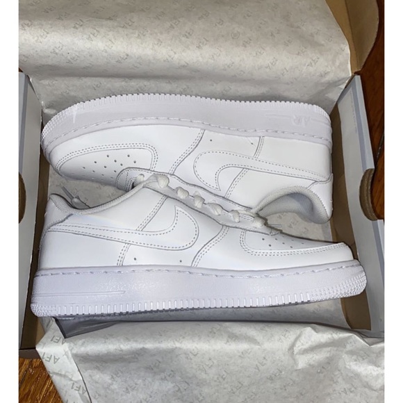 white forces size 5